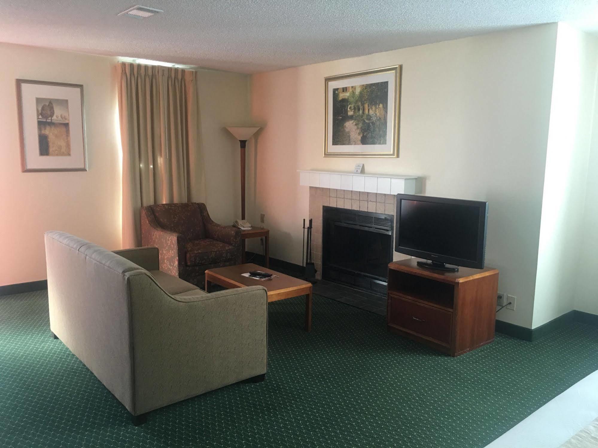 Fairbridge Inn & Suites - Akron Copley Township - West מראה חיצוני תמונה